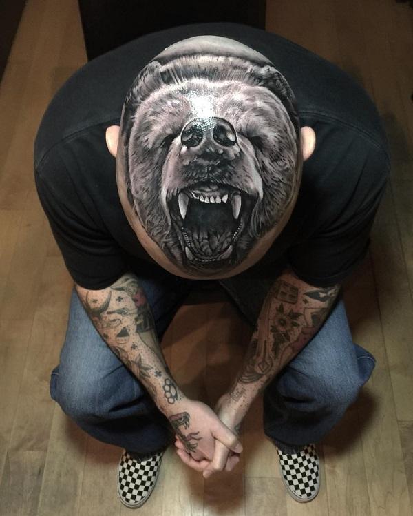 Karhun pään tatuointi