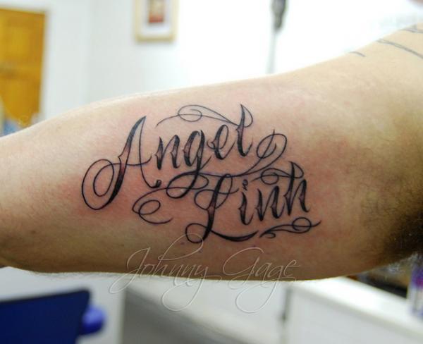 Font underarm tatovering