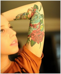 70 τατουάζ με τριαντάφυλλα που θα σας κάνουν να θέλετε πραγματικά ένα τατουάζ με τριαντάφυλλο