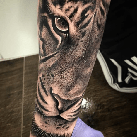 tatovering, tatovør, tatoveringskunst, tatoveringsdesign, tatoveringsinspiration, løvetatovering, tiger tatovering, inked, inkedmag