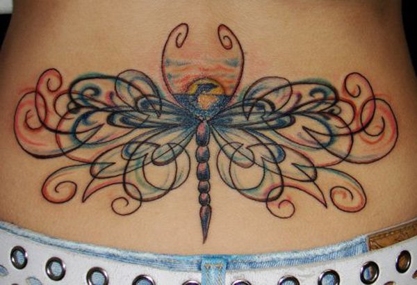 88 Πίσω τατουάζ που θα σας κάνουν να κάνετε πίσω τατουάζ