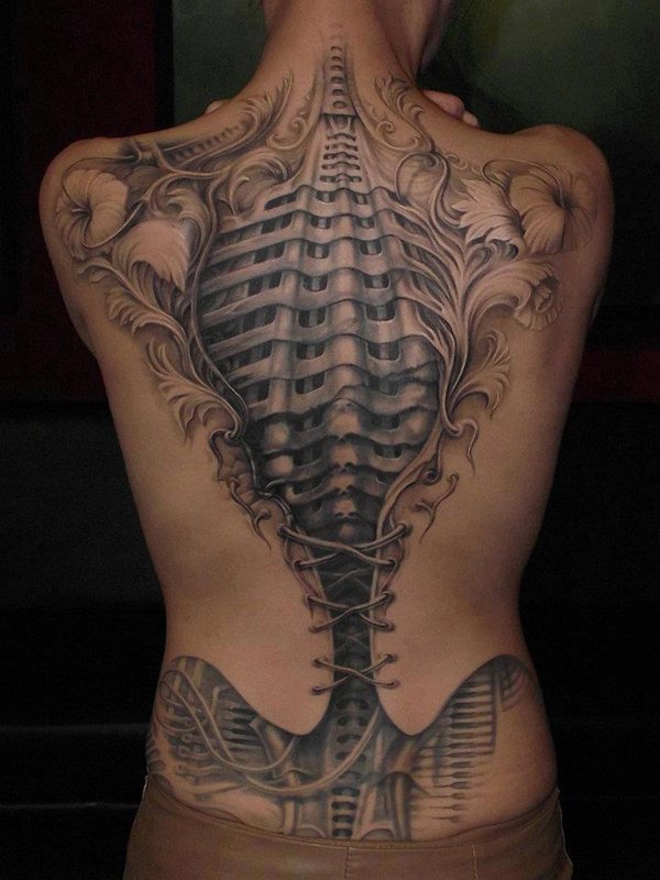 88 Πίσω τατουάζ που θα σας κάνουν να κάνετε πίσω τατουάζ