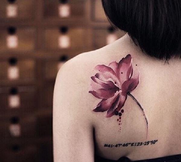 Sød pink lotus tatovering