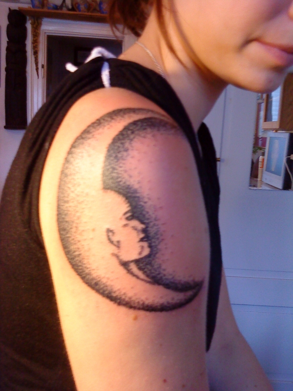 91 Τατουάζ Φεγγάρι που είναι έξω από αυτόν τον κόσμο
