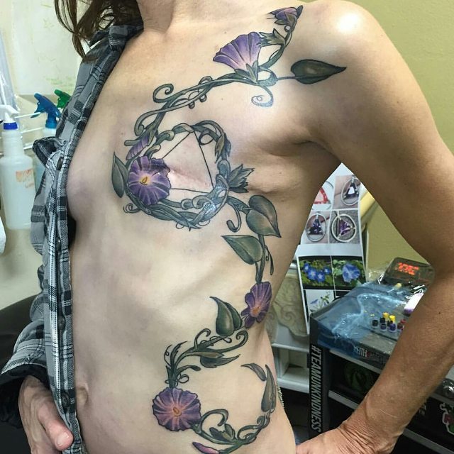 Rintasyövän tatuoinnit, jotka ovat muuttaneet elämän ja auttavat pelastamaan ne
