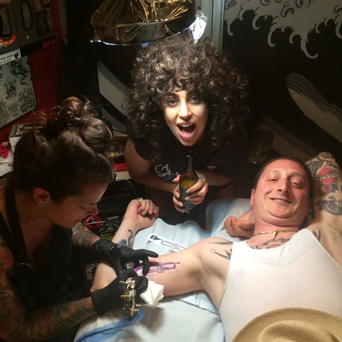 Η Lady GaGa και ο Brian πήραν αντίστοιχα τατουάζ τρομπέτας σχεδιασμένα από τον Tony Bennett.