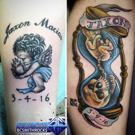 Kaksi tyylikästä tatuointia eaa. Smith.