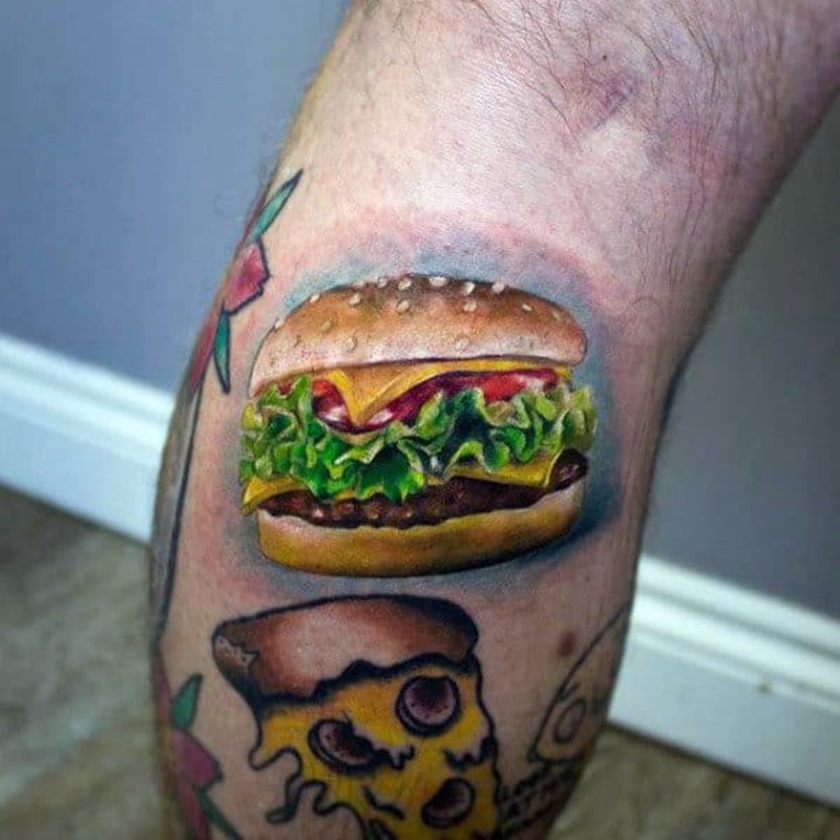Denne fyr har alt - cheeseburger, pizza, Stewie ...
