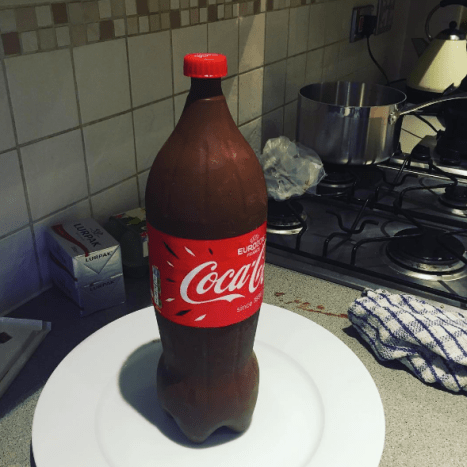 Esittelyssä Coca-Colan uusi markkinointikampanja. Kiusoittelen vain. Mutta voidaanko näitä valmistaa massatuotteina? Kuva: @lamboinstagram