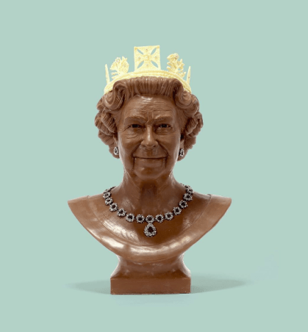 Kuningatar Elisabet II lahjakkailta @plungeproductions.