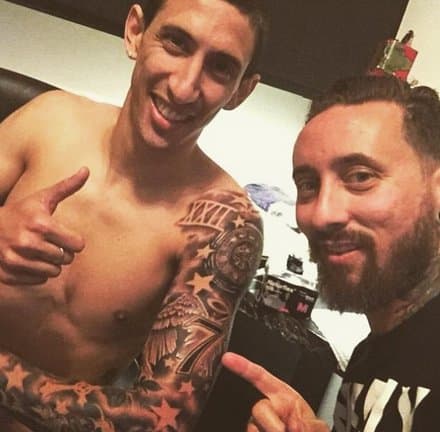 Angel Di Maria fik for nylig en tatovering, der også kunne ses som en kopi af Beckam - han havde tatoveret nummer 7 på armen. Di Maria bærer nummeret for Manchester United, ligesom Beckham gjorde i sin bedste alder.