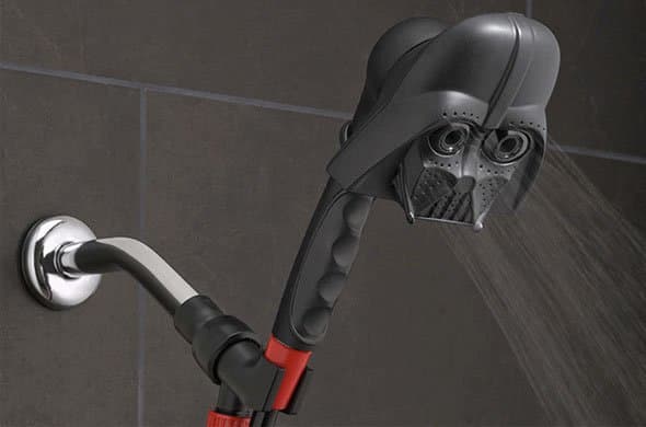Nauti pimeän puolen voimasta tällä Oxygenicsin Darth Vader -suihkupäällä.