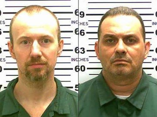 Den dømte morder Richard Matt er til højre.
