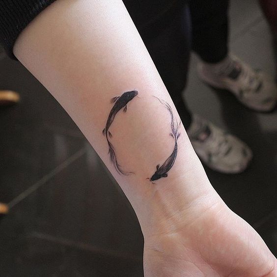 Τα τατουάζ ψαριών - TOP 200 - στον κόσμο βρίσκονται σε αυτήν τη λίστα. Κατάταξη. Τσεκάρετε τα!
