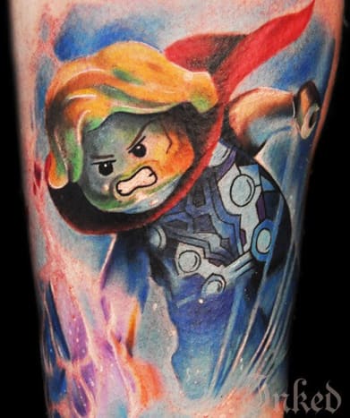 Jos pidät tatuoinneista ja legoista, tulet rakastamaan Max Pniewskin työtä.