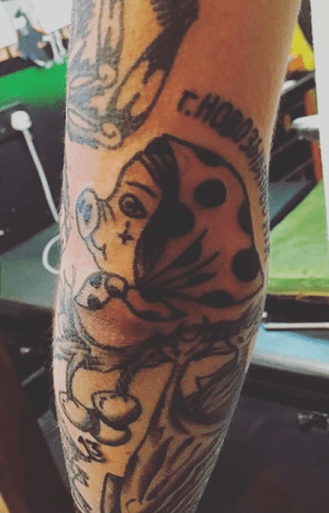 Myös sian pään tatuointi Jordan Murphy valmistui Fleet St Tattoo Collectivessa. Kuva: Jordan Murphy/Instagram