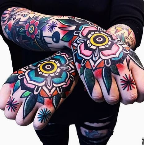 Kunst/foto af Pablo DeThese farverige traditionelle tatoveringer har været overfyldte sociale medier. For helt ærligt er de utroligt godt udført.