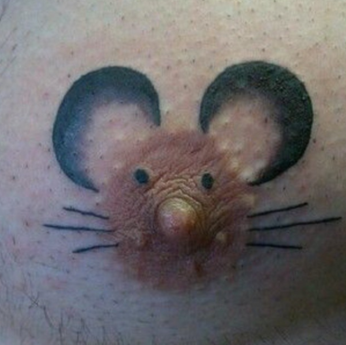 θηλή-τατουάζ-ποντικιού