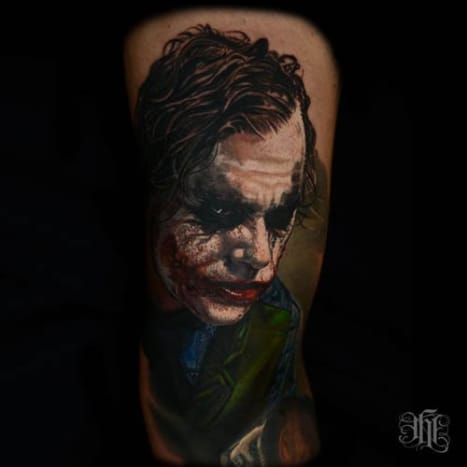 Denne Ledger Joker blev tatoveret af Nikko Hurtado.