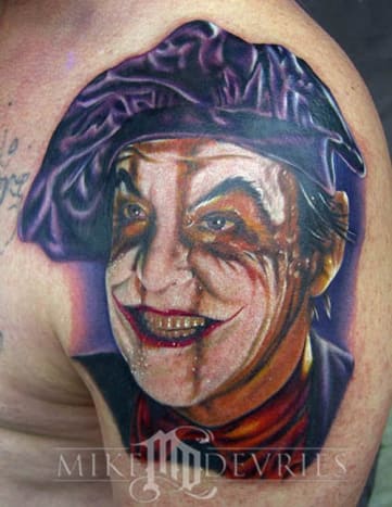 Vaikka Jack Nicholson ei myöskään halunnut pelata Jokeria. Mike Devries loi tämän hämmästyttävän tatuoinnin.