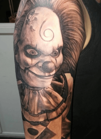 skræmmende klovn tatovering