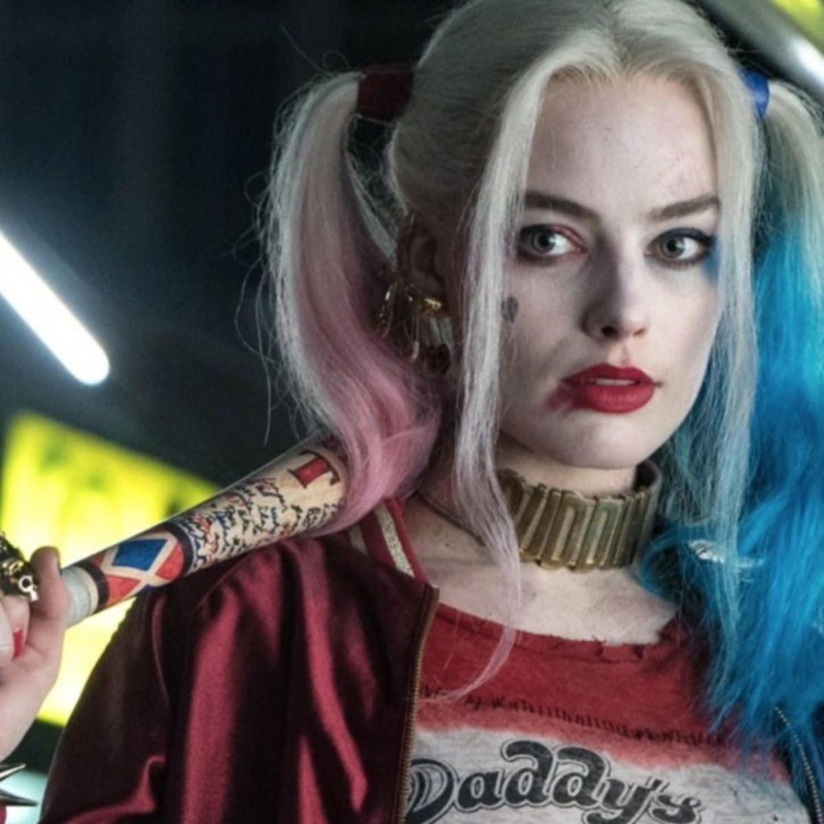 selvmord-squad-film-anmeldelser-harley-quinn