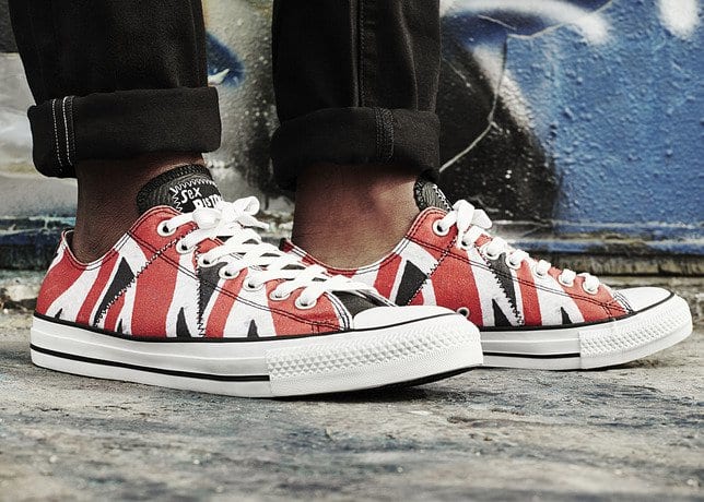 Converse_Chuck_Taylor_All_Star_Sex_Pistols _-_ Flag_In_Street_large