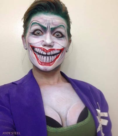 Αυτοχειροποίητη ερμηνεία του Steel για το The Joker το τελευταίο Halloween.