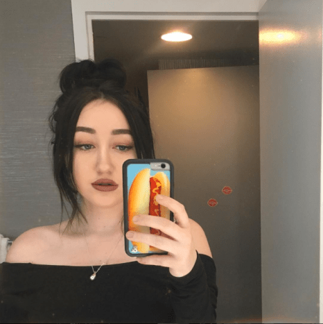 Selfie Noah Cyrus julkaisi Instagramissa. Kuva: Noah Cyrus/Instagram