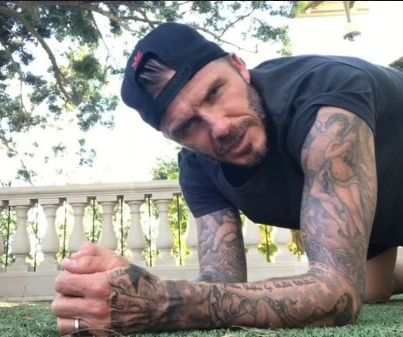 (Kuva: David Beckham/Instagram) Tatuoinnit ovat tulossa yhä suositummiksi jalkapalloilijoiden keskuudessa - katsokaa vain kissoja, kuten David Beckham, Tim Howard, Lionel Messi ja Neymar. Aivan kuten muiden urheilulajien ammattilaiset, jalkapalloilijat nauttivat peittävänsä kehonsa uskonnoilleen, perheilleen ja elämän intohimoilleen omistetuilla malleilla. Ja näyttää siltä, ​​että unionin toimijat haluavat omaksua myös tämän musteen elämän.