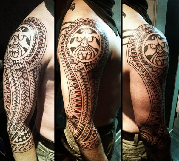 Skal arm tatovere med Tiki og sol til mænd