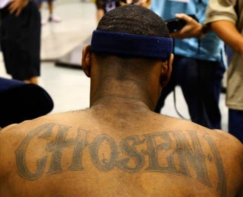 Matt Sieglerillä on yksinoikeus käyttää LeBron Jamesin kuvattua Chosen 1 -taidetta & apos; yläselkä. Valokuvaluotto: REUTERS/Lucy Nicholson.