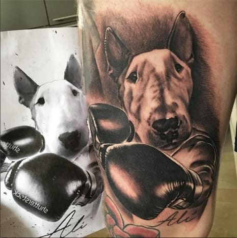 Alberto Morenon koiran Ali -tatuointi. Kuva: Alberto Moreno/Instagram.