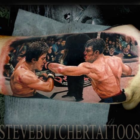 Tämä on helposti tyylikkäin UFC -tatuointi, jonka olemme nähneet. Forrest Griffin vastaan ​​Stephan Bonnar oli taistelu kautta aikojen.