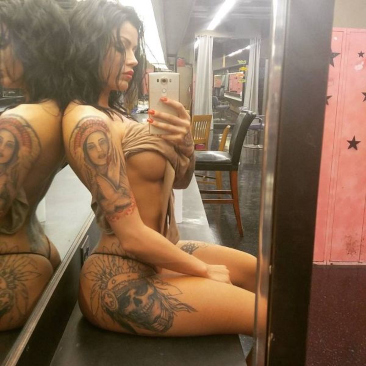 tatuointi-selfie-stickelchenoa