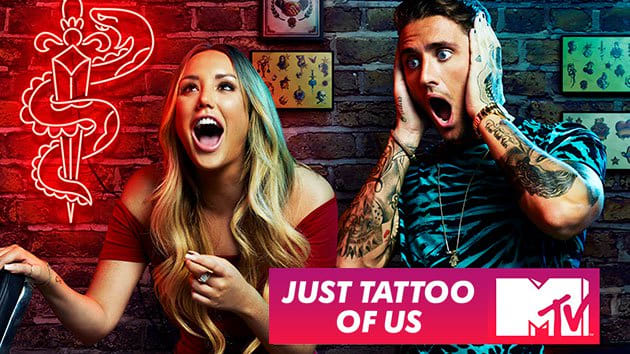 Το Just Tattoo of Us είναι ένα βρετανικό ριάλιτι στο MTV που ακολουθεί ζευγάρια, φίλους και μέλη της οικογένειας καθώς σχεδιάζουν τατουάζ ο ένας για τον άλλον. Η σειρά πρωτοπαρουσιάστηκε το 2017 και έκτοτε παρήγαγε τρεις σεζόν.