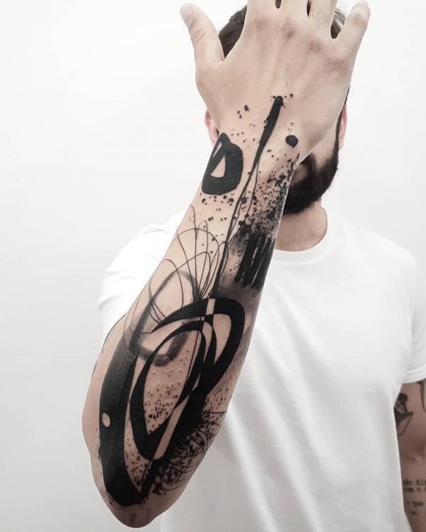 abstrakti tatuointityyli
