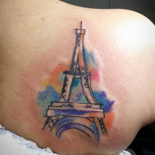 Τατουάζ που τιμούν τα θύματα επίθεσης στο Παρίσι