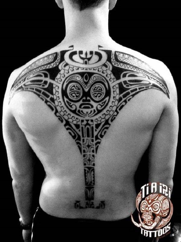 Polynesian Ray takaisin tatuointi