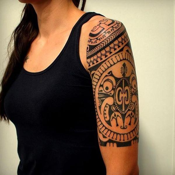 Marquesanin puolihihan tatuointisuunnittelu naisille