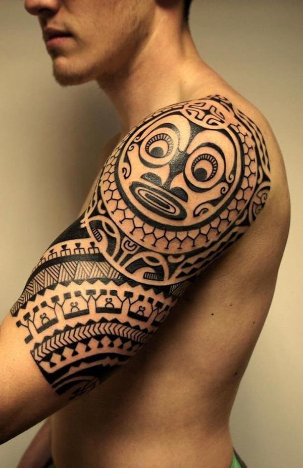 Maori -saniainen tatuointi ja Koru Swirls