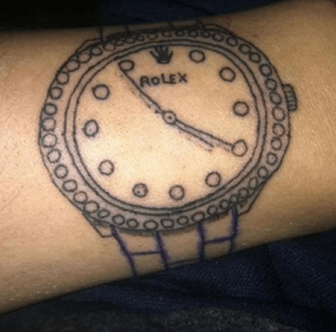 Είναι απίθανο ένας Παρθένος, ο τελειομανής του ζωδιακού κύκλου, να κάνει ένα φοβερό τατουάζ. Ωστόσο, αν το έκαναν, θα ταιριάζει ένα ρολόι που θα τους υπενθύμιζε να είναι πάντα στην ώρα τους.
