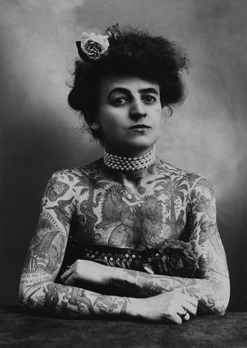 Maud-Wagner-sirkus-esiintyjä-ilma-ja-väärentäjä-ja-tatuointitaiteilija-1911-kopio