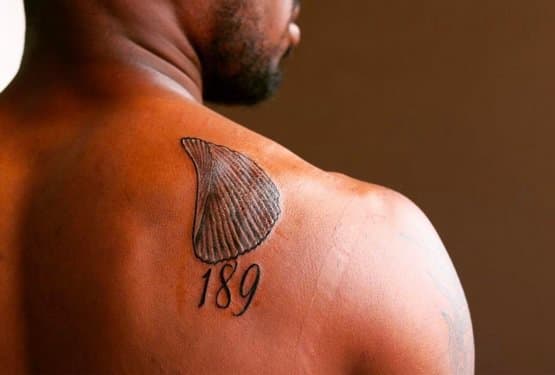 NFL pro baller, τατουάζ πατάτας Anthony Brown & apos; Φωτογραφία: Instagram.