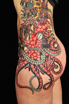 Tonnia mustekala -tatuointimalleja